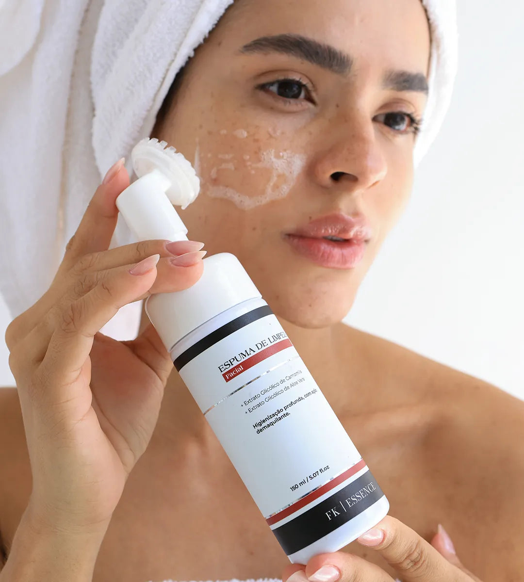 Espuma de Limpeza Facial com Aloe Vera e Camomila FK | ESSENCE